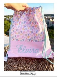 Mochila con estampado de corazones